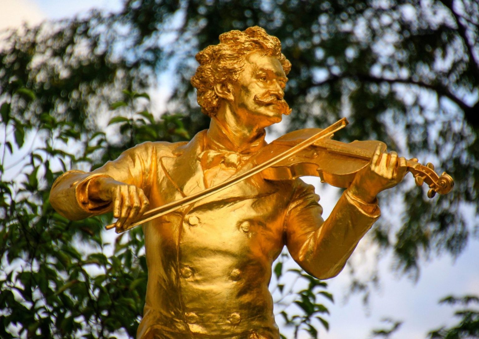 Neujahrskonzert mit der Elbland Philharmonie Sachsen